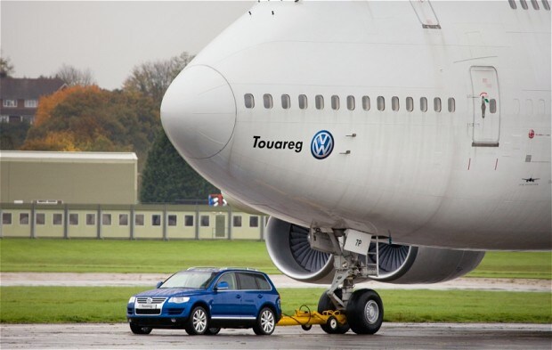 Toureg Diesel towing a jumbo jet